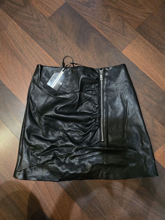 Юбочка кожаная черная