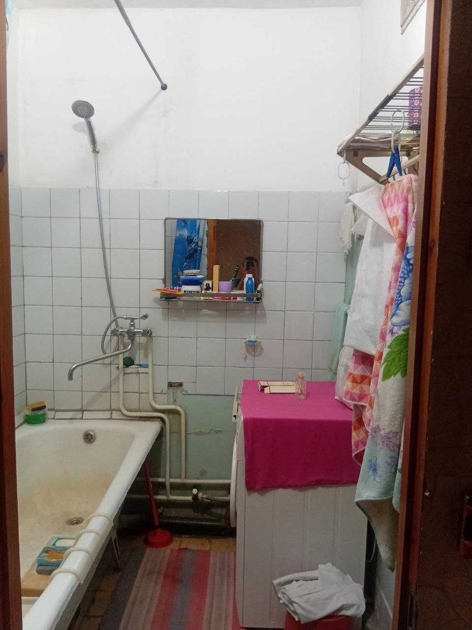 Продаётся 2-комнатная квартира, Юнусабад-10.