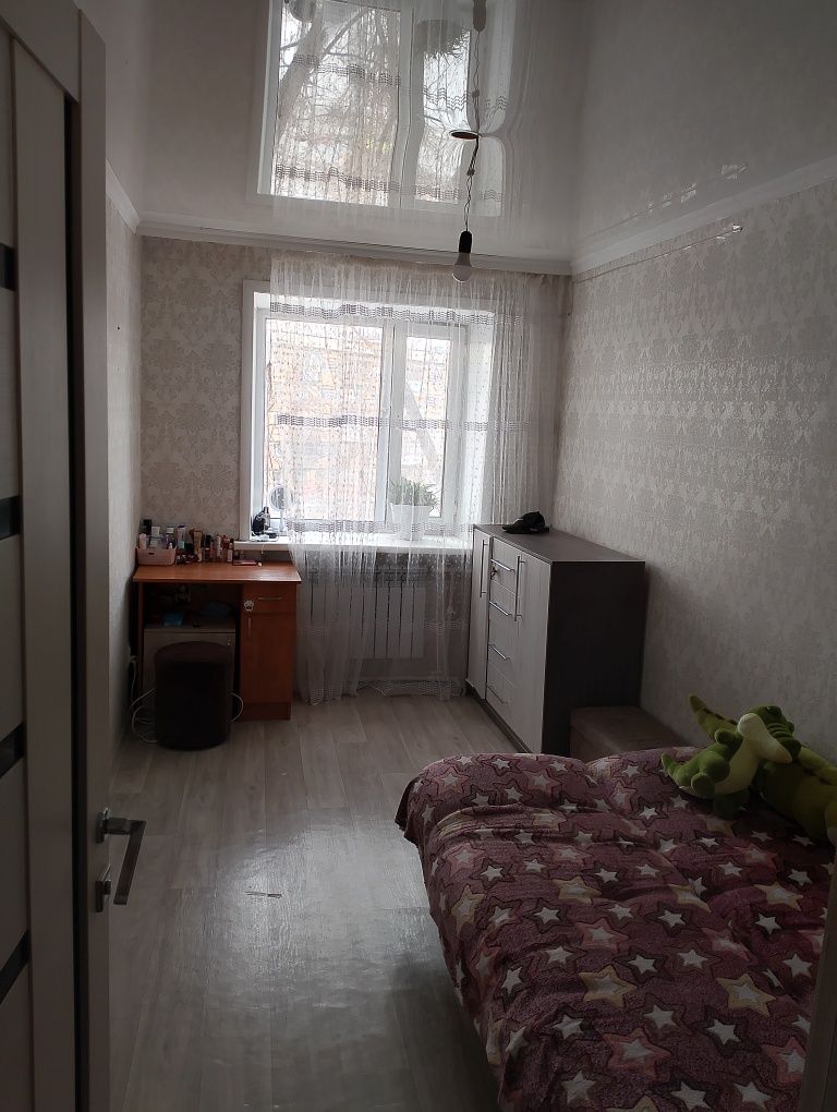 Продаю квартиру в Пришахтинске