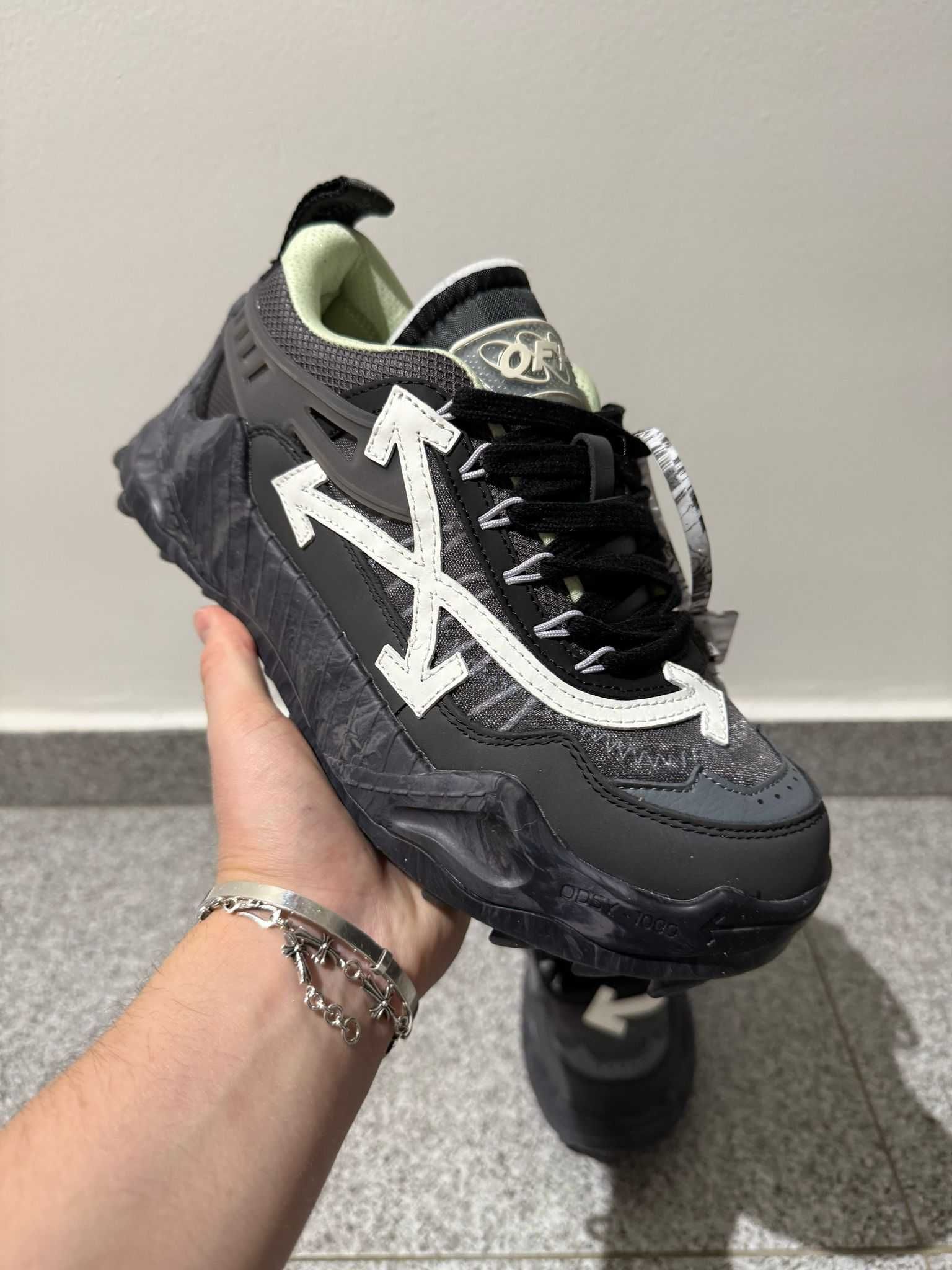 OFF-WHITE Odsy 1000 Dark Grey