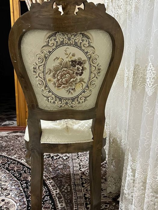 Стол стулла сотилади холати яхши 10 стул