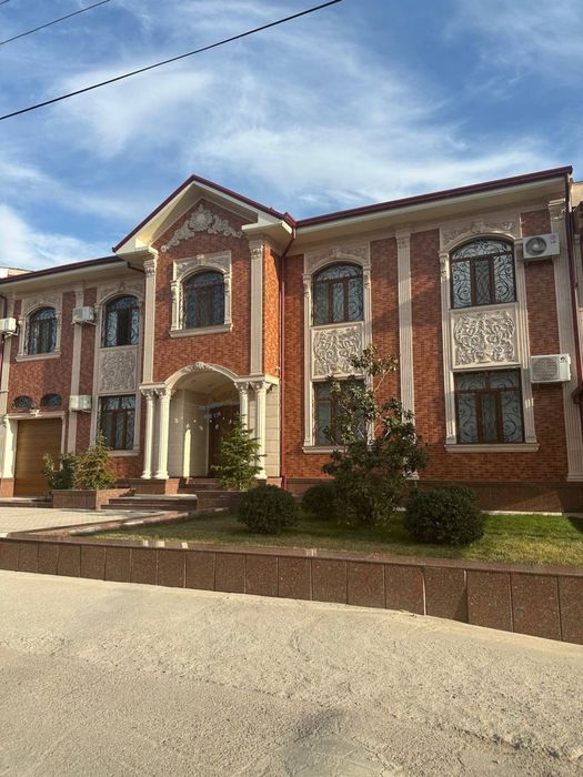 Продаётся 3 уровневый роскошный дом Район Зенит Юнусабад