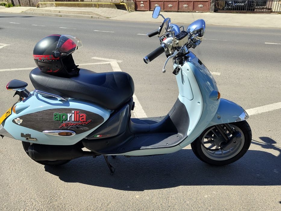 Vând scuter Aprilia Mojito