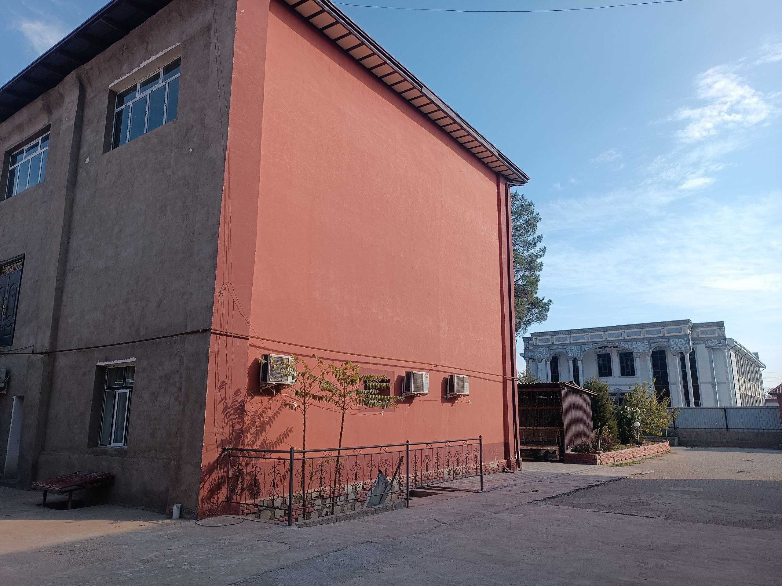 Shorchi tumanida oshxona binosi bolib tolab sharti bilan sotiladi