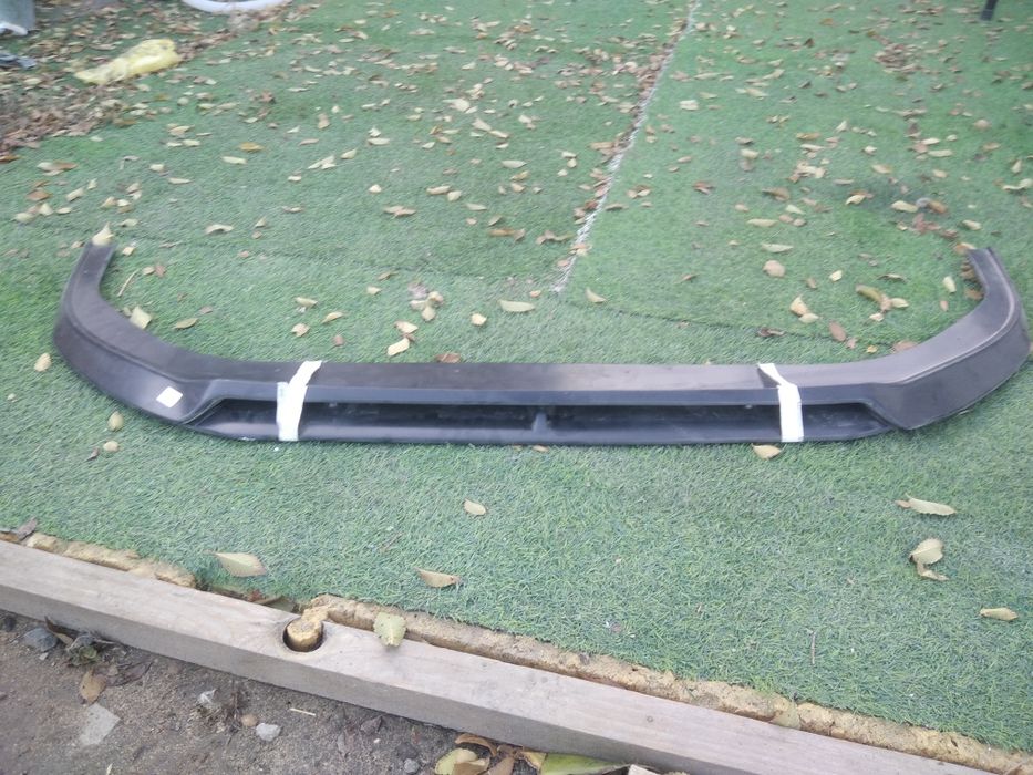Губа на передний бампер