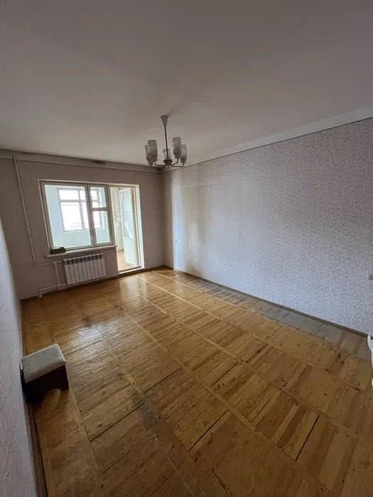 Продаётся 3 комнатная квартира ремонт ул.Садыка Азимова