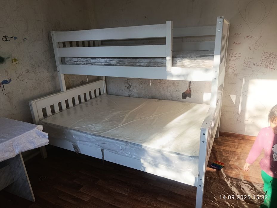 Продам двух ярусный кровать
