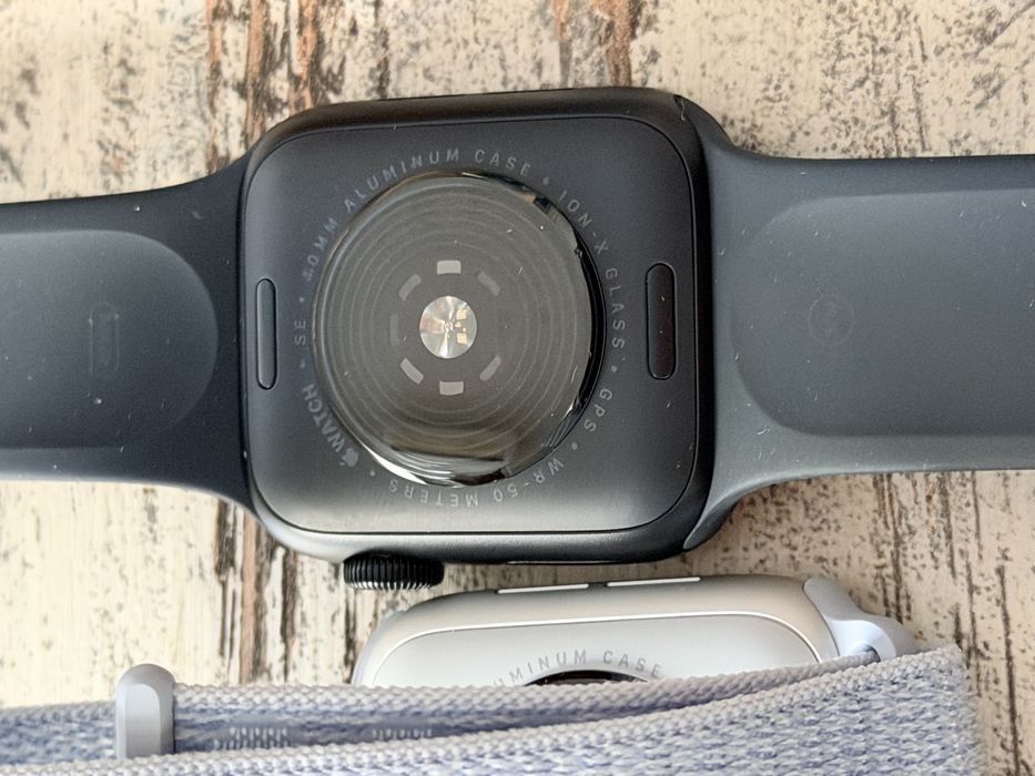 Apple Watch SE 40 mmGPS Preț 750 lei buc fix