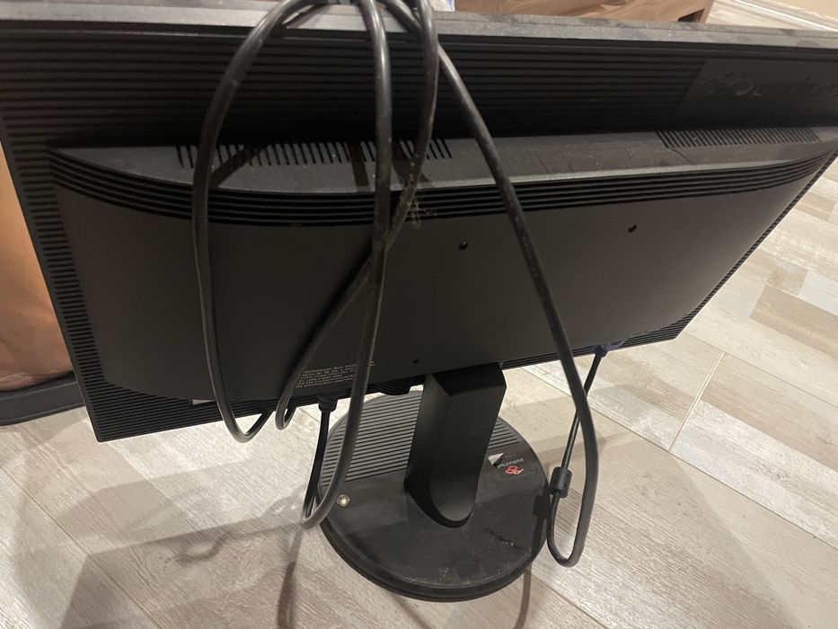 Монитор за настолен компютър