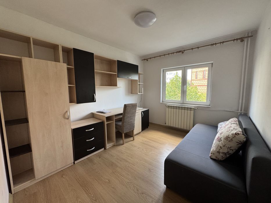 Persoana fizica vand Apartament 3 camere nou renovat Rogerius