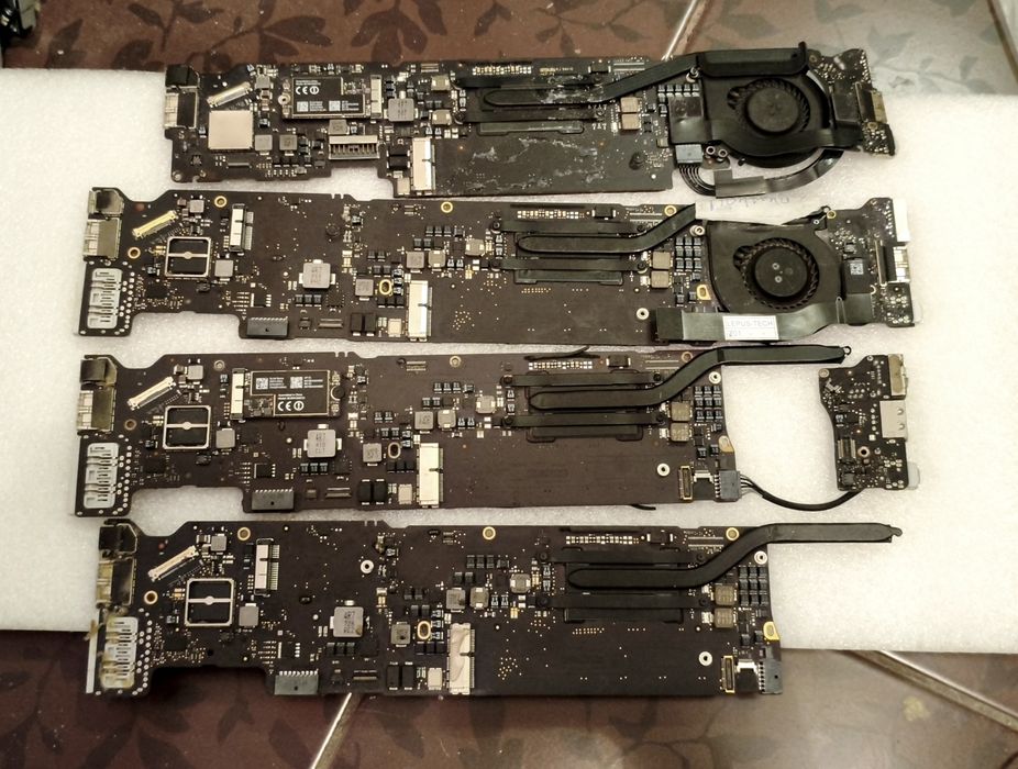 Материнская плата на MacBook a1466, A1465