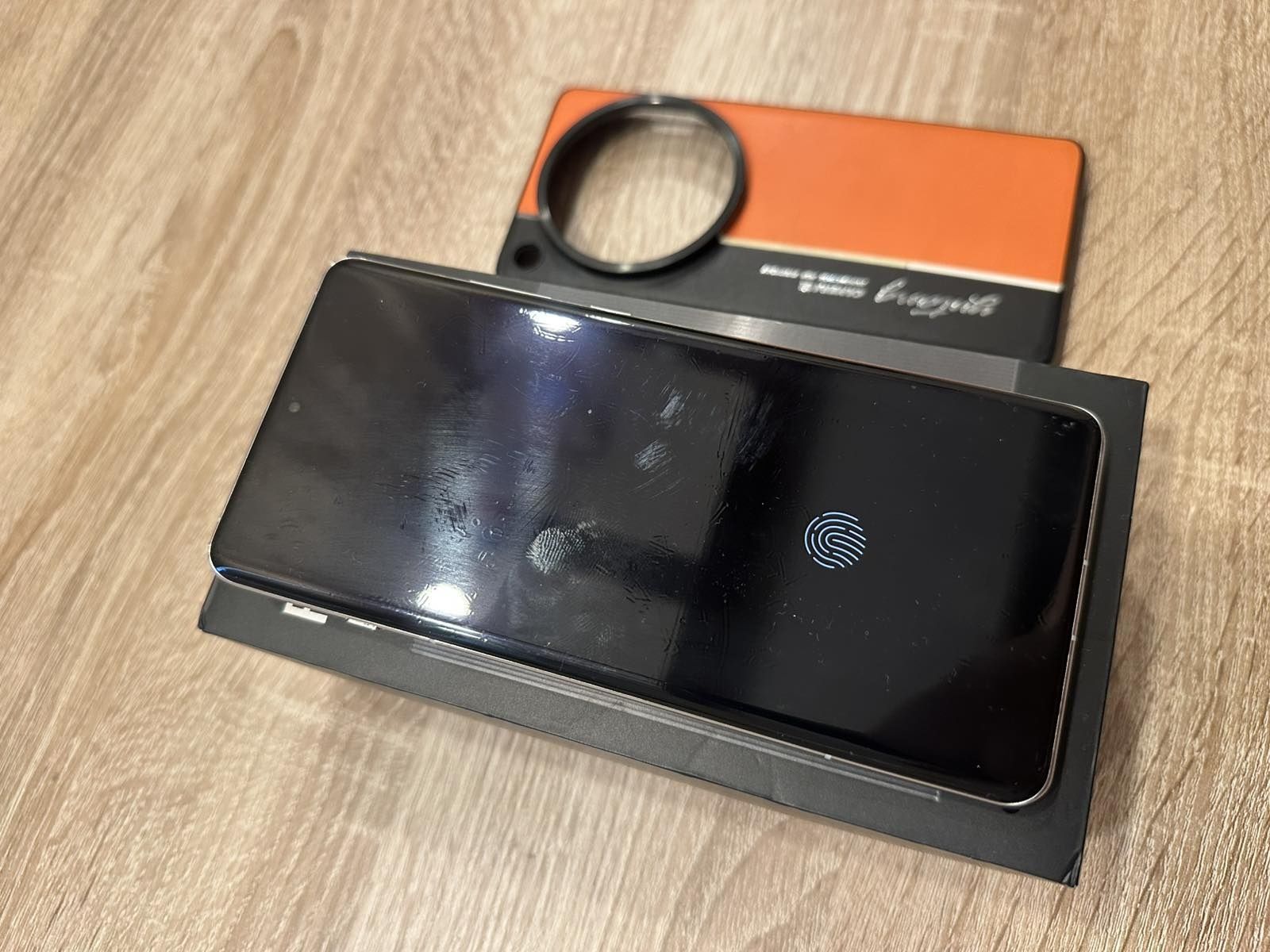 Oppo find x7 ultra 12/256 като нов (БАРТЕР)