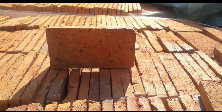 Vand cărămidă sobe