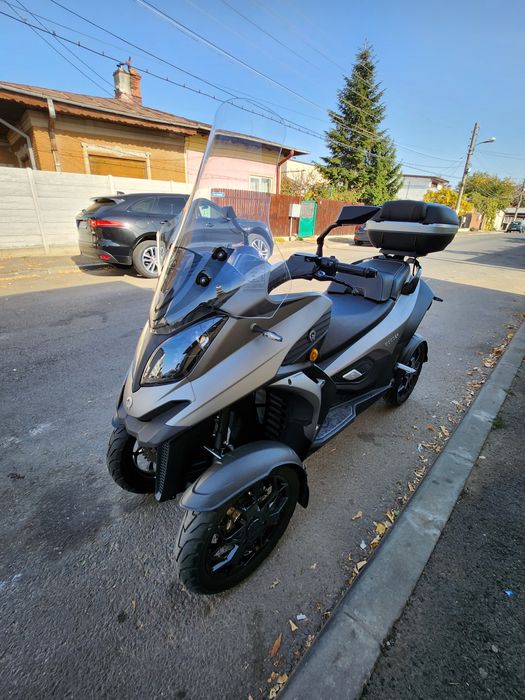 Maxi scuter Qooder quadro , piaggio mp3, yamaha tricity , categoria B