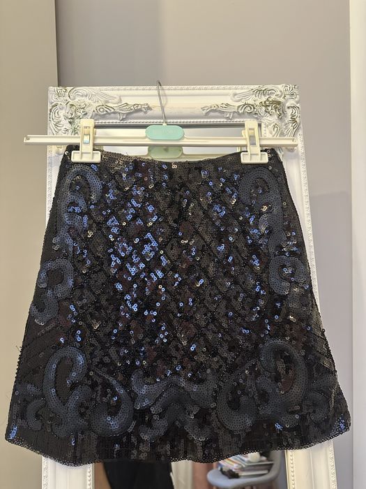 Къса пола от пайети