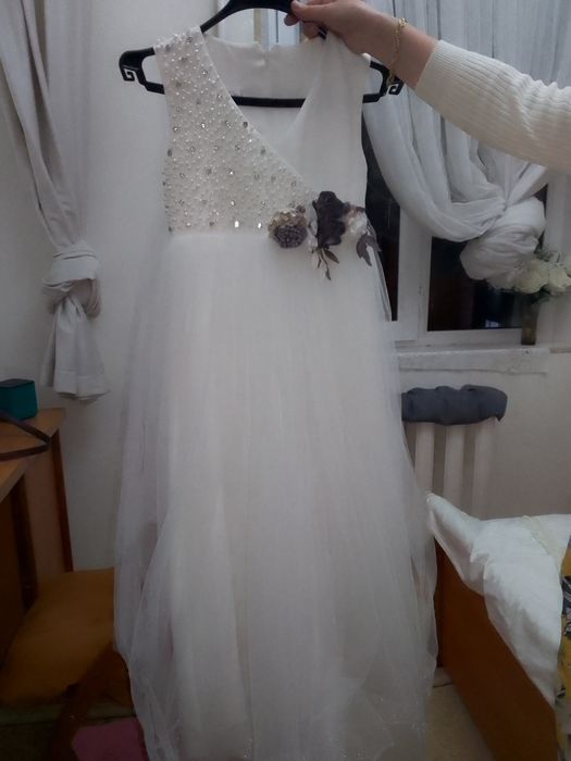 Вечернее белое платье