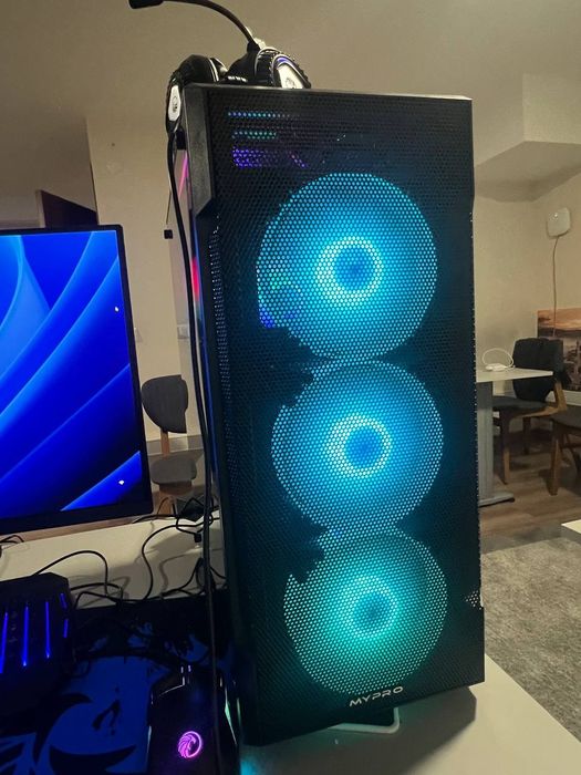 Домашни компютер почти новый