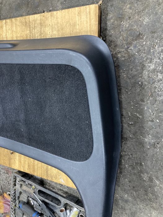 Range rover sport 2012година Вътрешна кора багажник