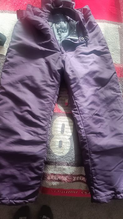 Vând pantaloni de ski 128 cm