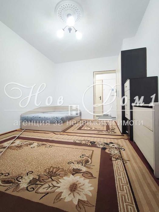 тристаен панорамен ап. в района на Колхозен пазар(пл. „Лаврентий“)
