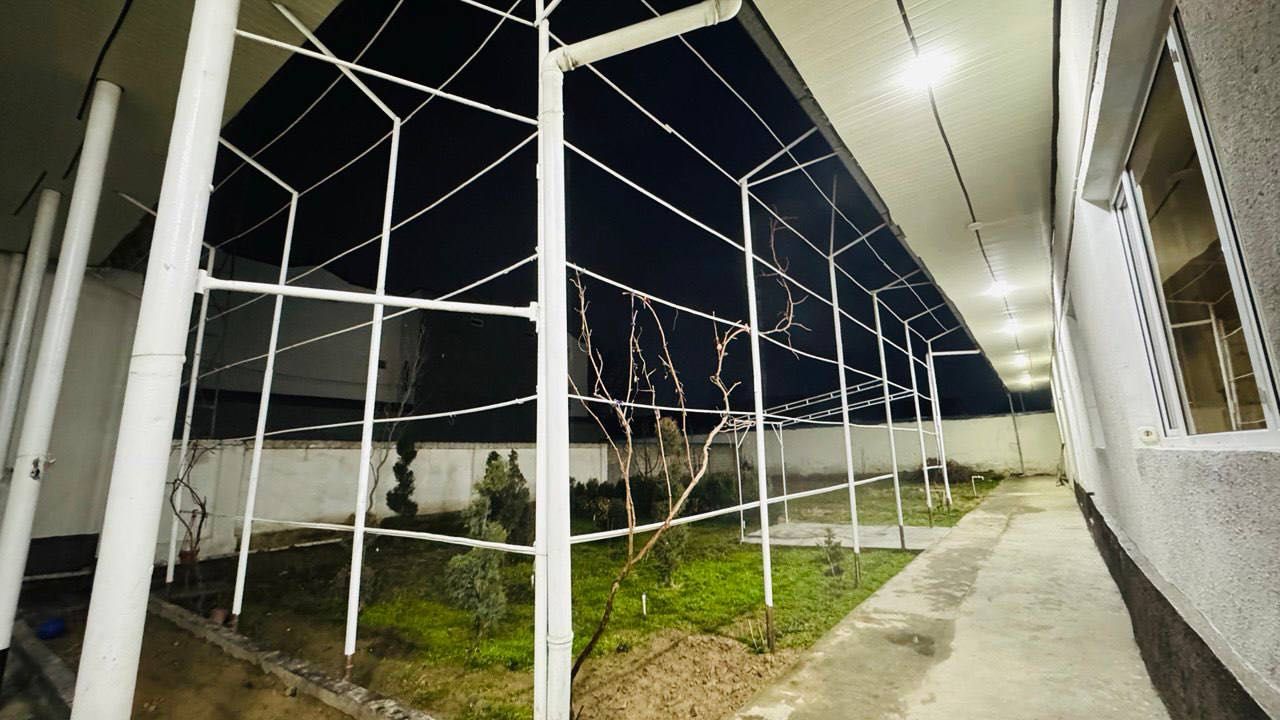 Uy sotiladi Zangi ota Erkin mahalla
