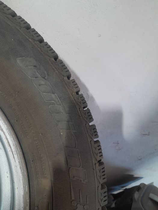 Продам колеса зимние в сборе проездили зиму на ниву шевроле 70000