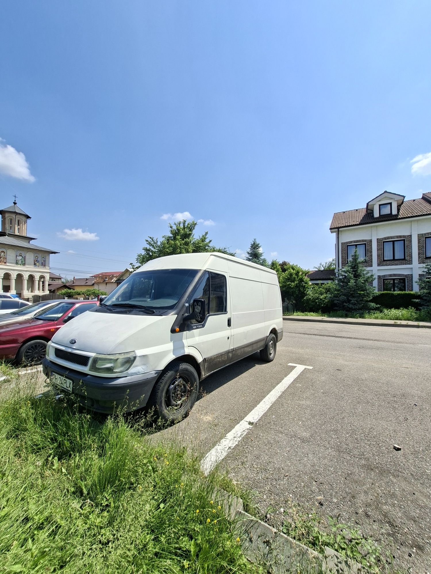 Vând sau schimb ford transit
