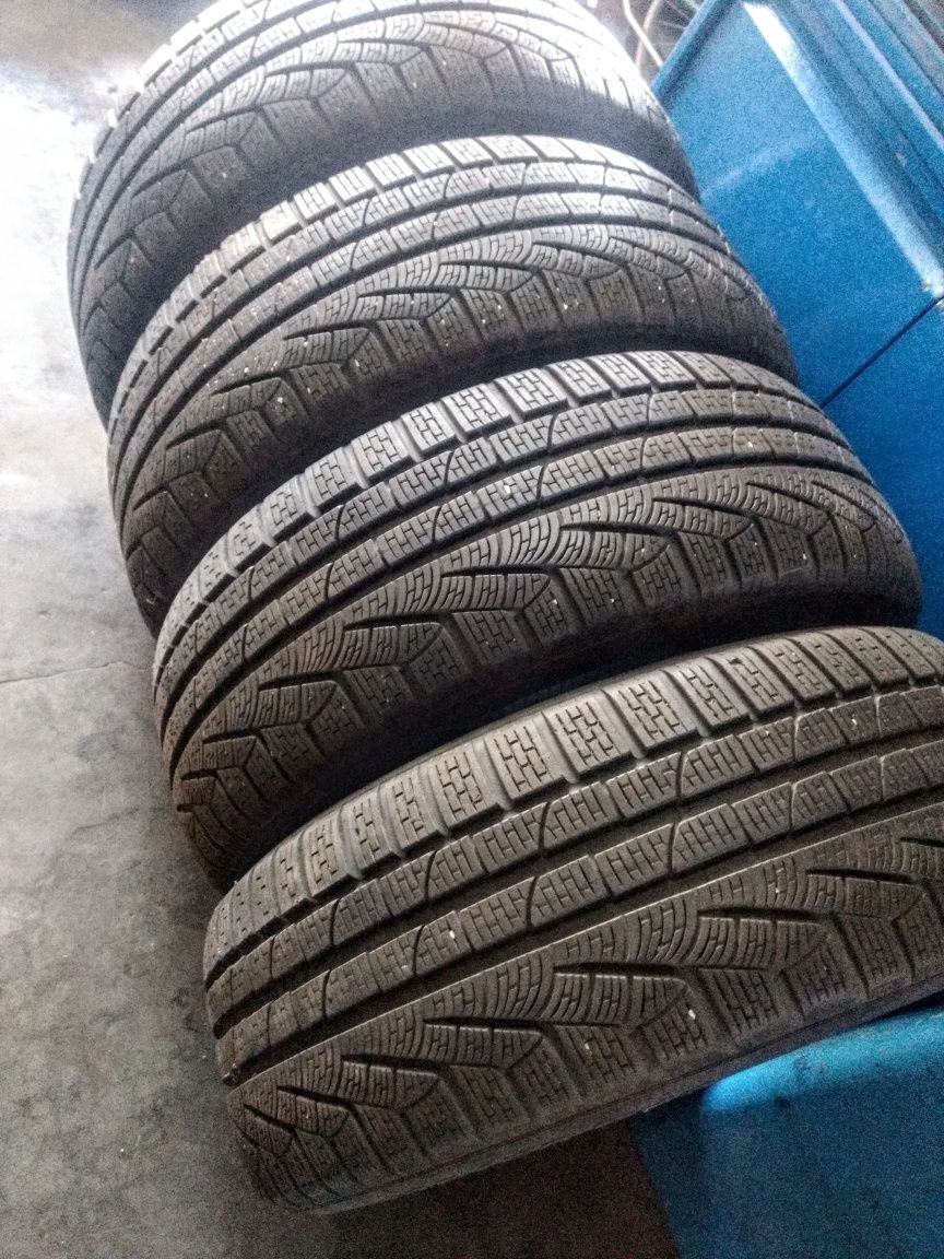 235/50R19 Pirelli