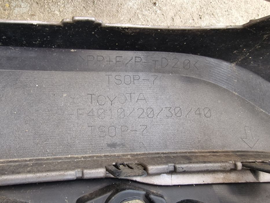 TOYOTA C-HR CHR hibrid предна броня