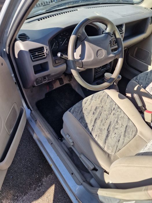 Mazda Demio 2000