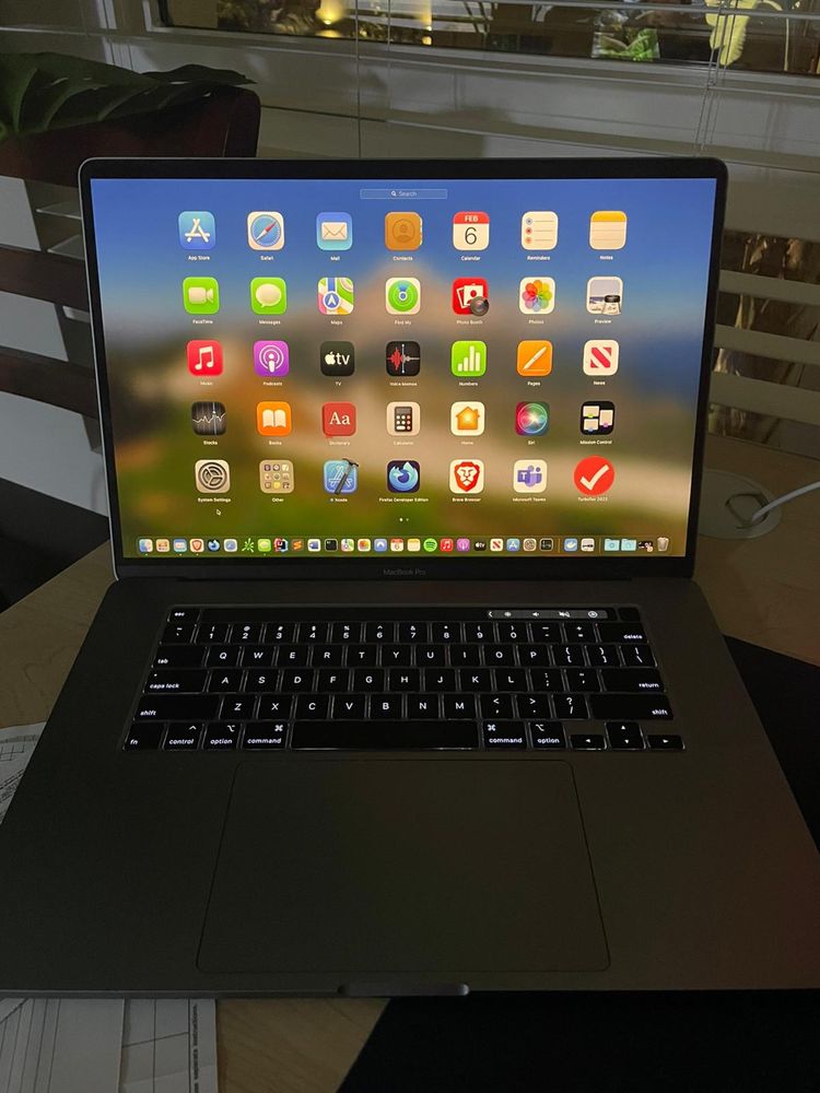MacBook Pro 16-inch, i7,  2019