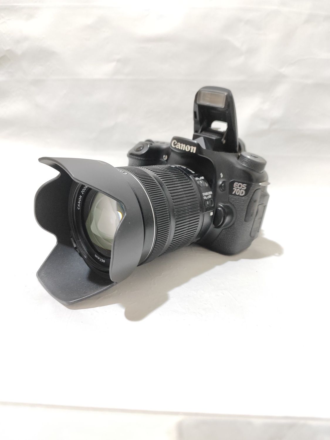 Canon EOS 70D + объектив 18-135mm сумка в комплекте