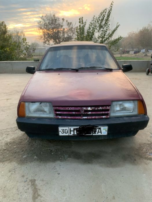 Lada samara 21099 sotiladi