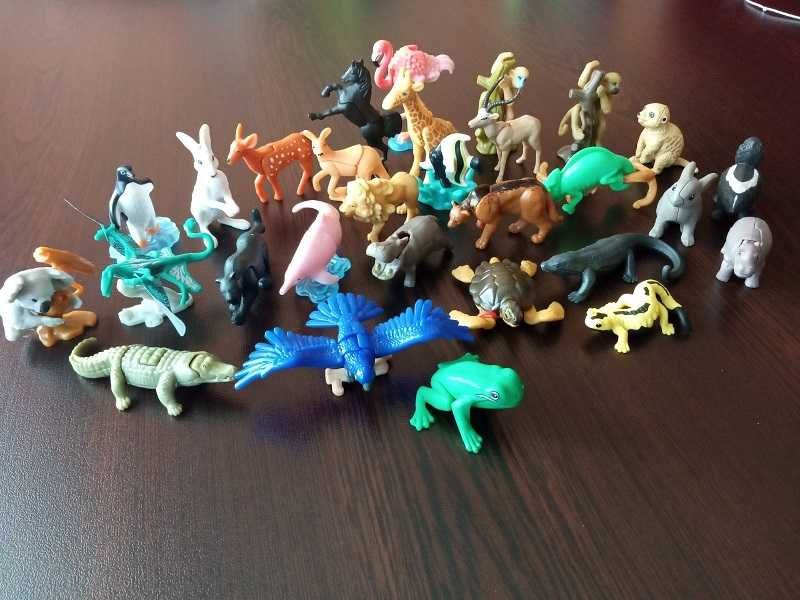 Kinder NATOONS и Jurassic world играчки от шоколадови яйца