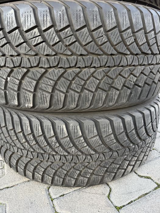 4 бр. Почти нови зимни гуми Kumho 235/45/19