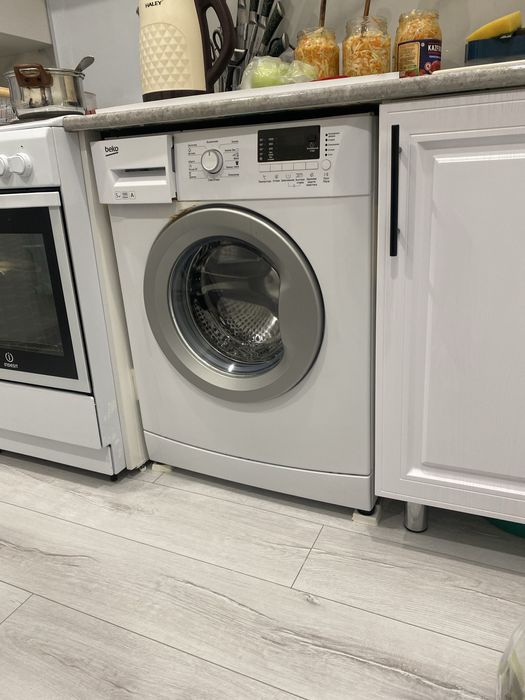 Стиральный машинка автомат хорошим состаяне рабочем