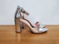 Sandale cu toc argintii, marime 36