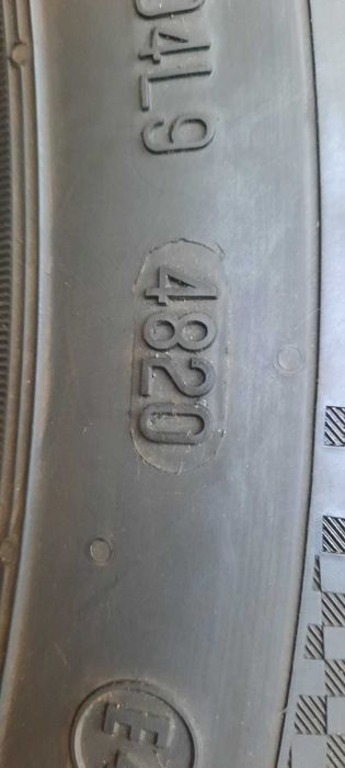 2 броя зимни гуми 245 50 19 дот20 7мм