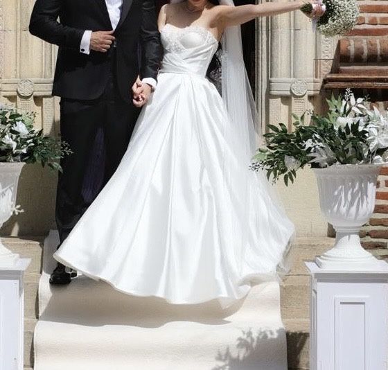 Vand rochie de mireasa