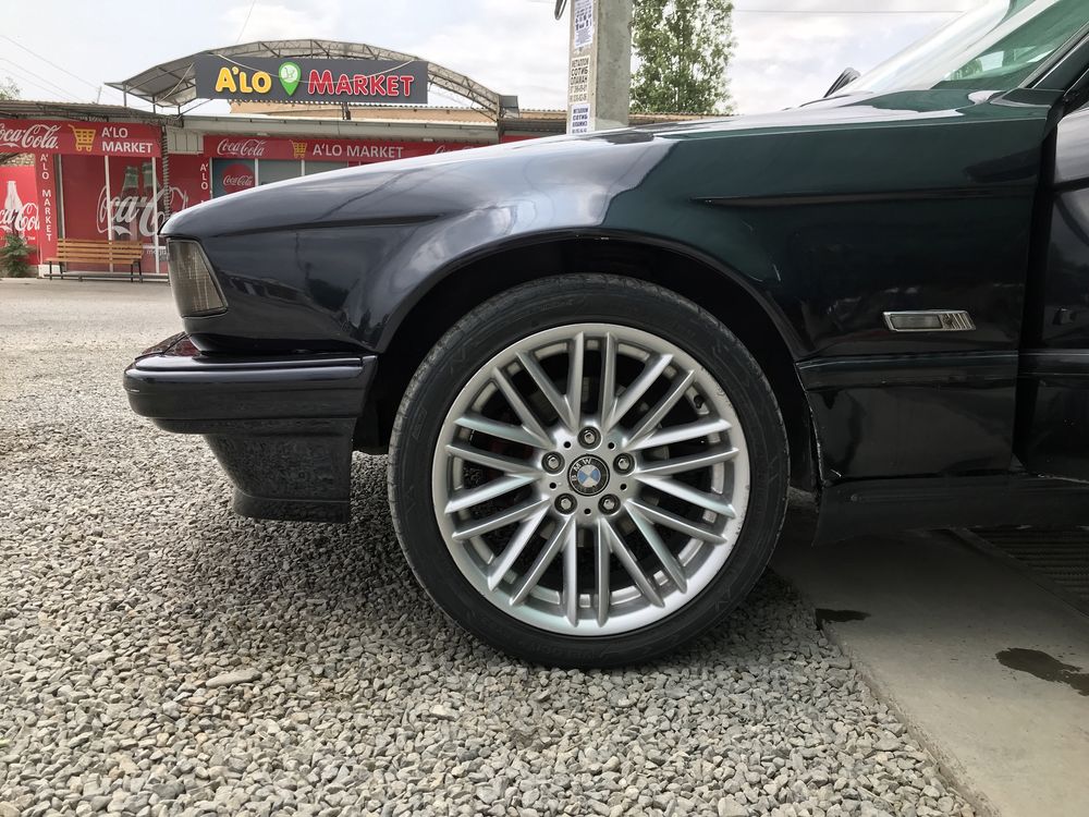 BMW 7seria E32 735i