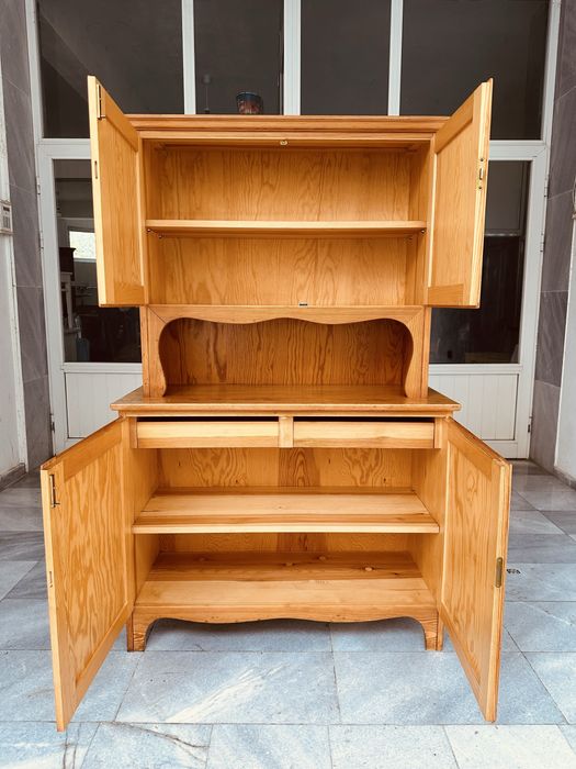 Масивен дървен бюфет / шкаф в рустик стил – отлично състояние