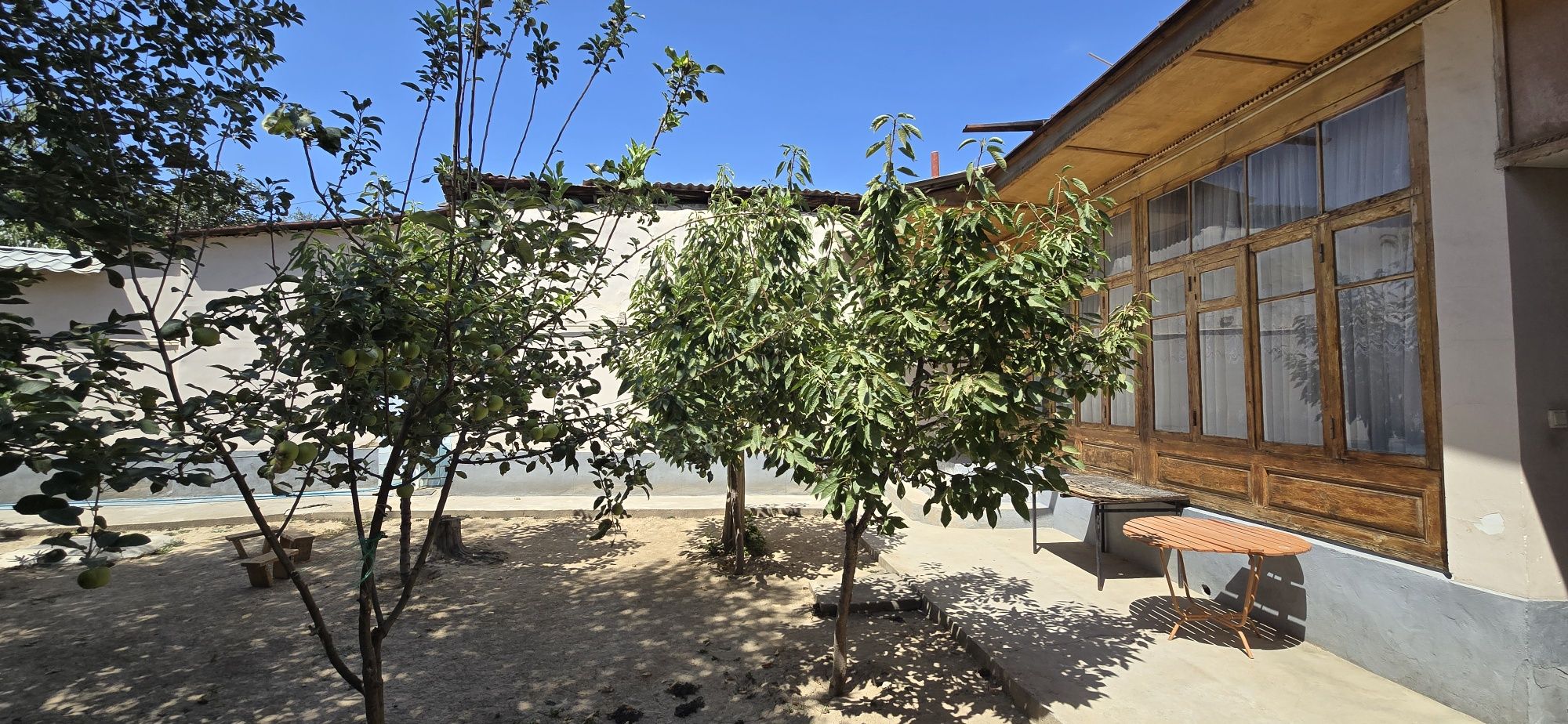 Uchastka sotiladi