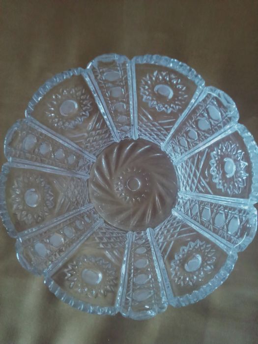 Продам хрустальную и стекляную посуду