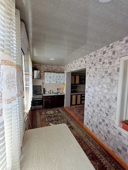 Квартира продается срочно в Домбирабаде 77кв 3/4/4