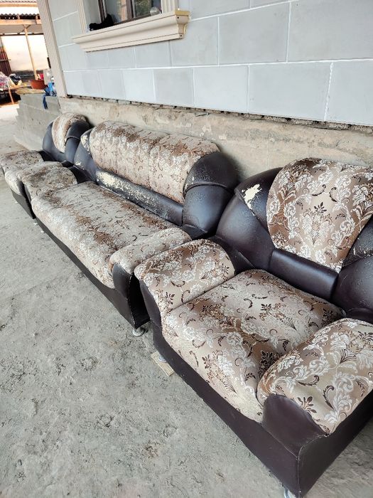 Срочно продается диван