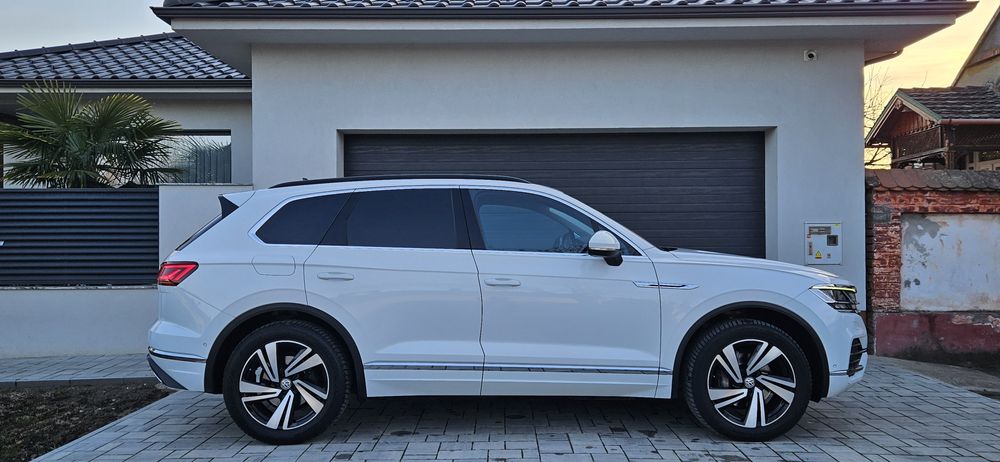 VW TOUAREG 3.0 TDI 286 CP Full Matrix  Bord digital Fără daună