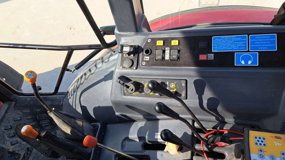 Продаю Трактор 1523