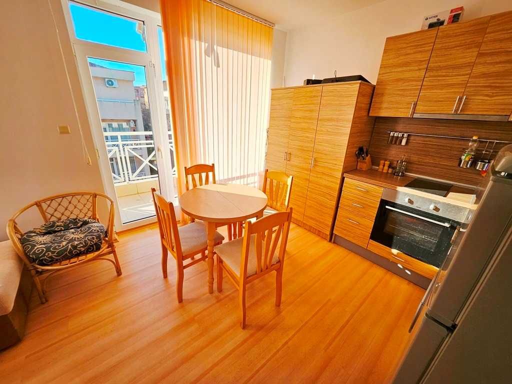 Продава се Двустаен апартамент в к.к. Слънчев бряг - 49 кв.м за 888 €/кв.м - Снимка #3