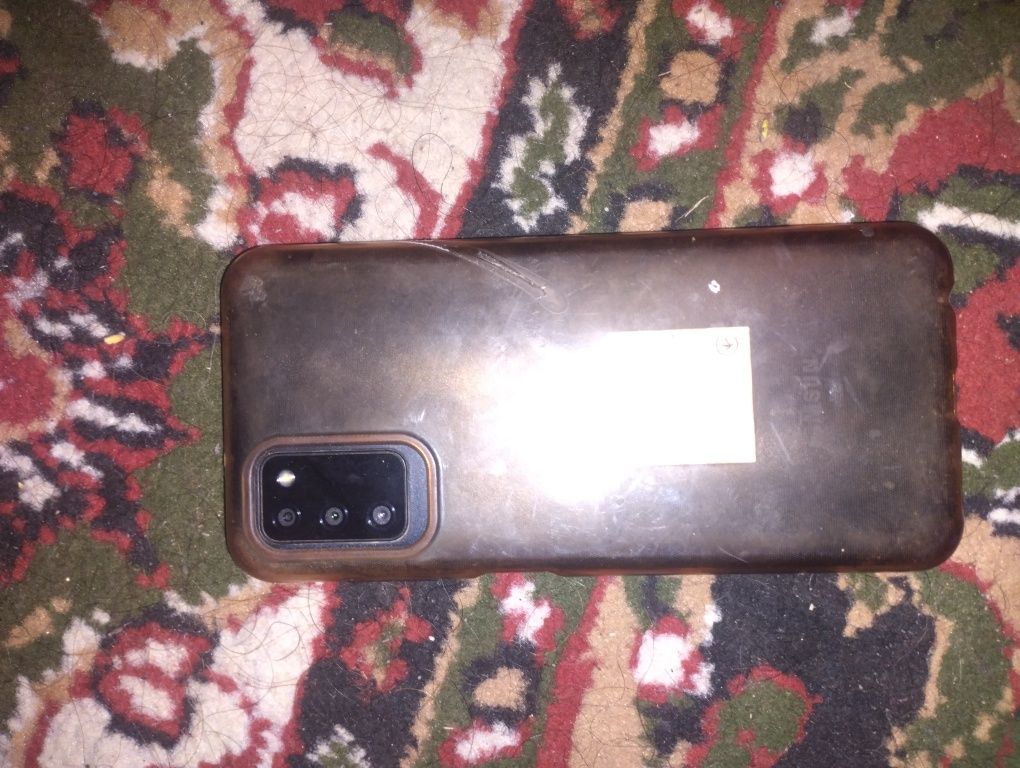 telefon sotiladi zabchasit ekrani ketgan