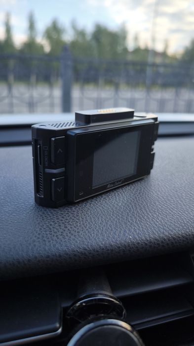 Радар  , детектор , видеорегистратор Neoline 9200c .